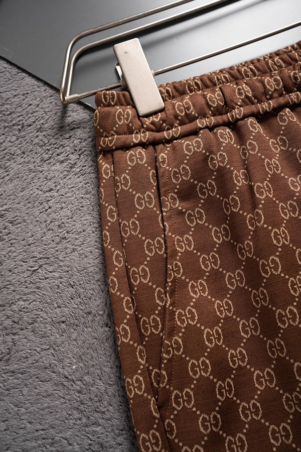 ブランドハーフパンツ背面デザイン